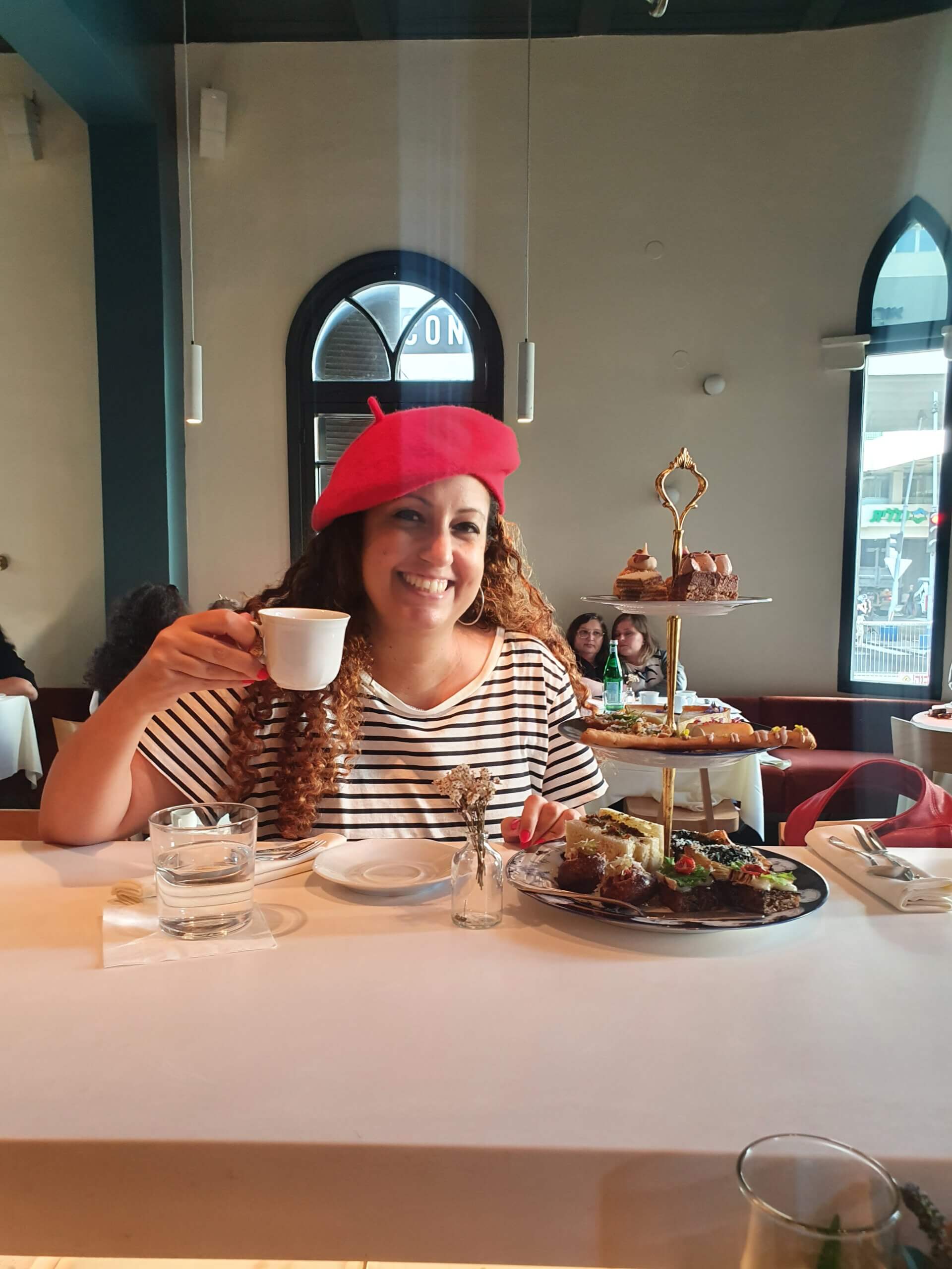 מסעדת וויס בתל אביב - להרגיש כמו מלכת אנגליה - דנה סתוי