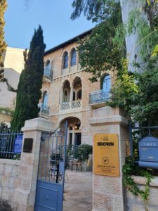 Read more about the article אירוח במלון "וילה במושבה" בעמק רפאים, ארוחה ב"המוציא" והופעה ב"מוזיקה ושקט"- 24 שעות ירושלמיות אדירות!