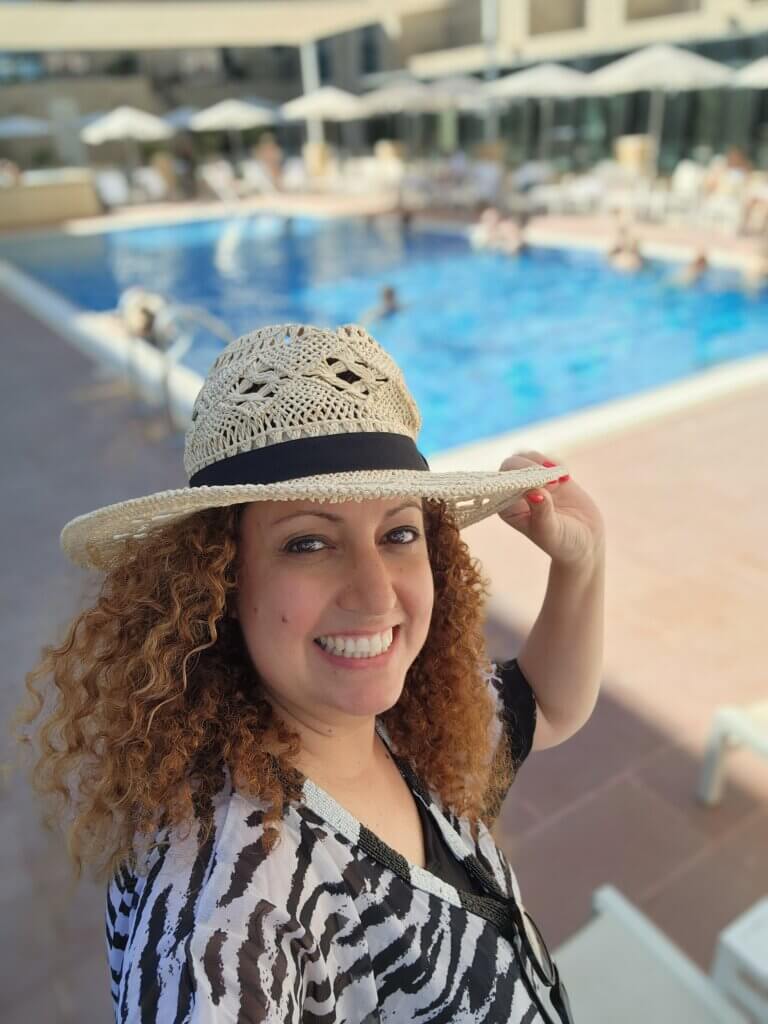 נופשת במלון אדמונד בראש פינה החברות הכי טובות - זמן בריכה במלון אדמונד צילום - דנה סתוי